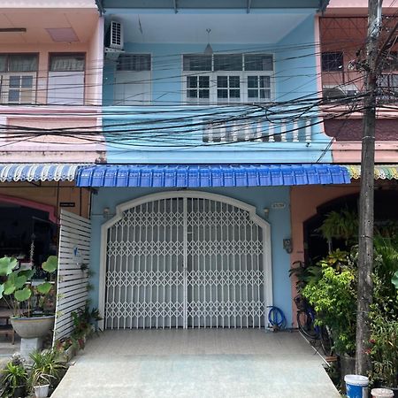 Blue House Hat Yai Buitenkant foto
